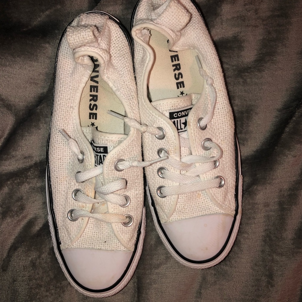 White converse 👟